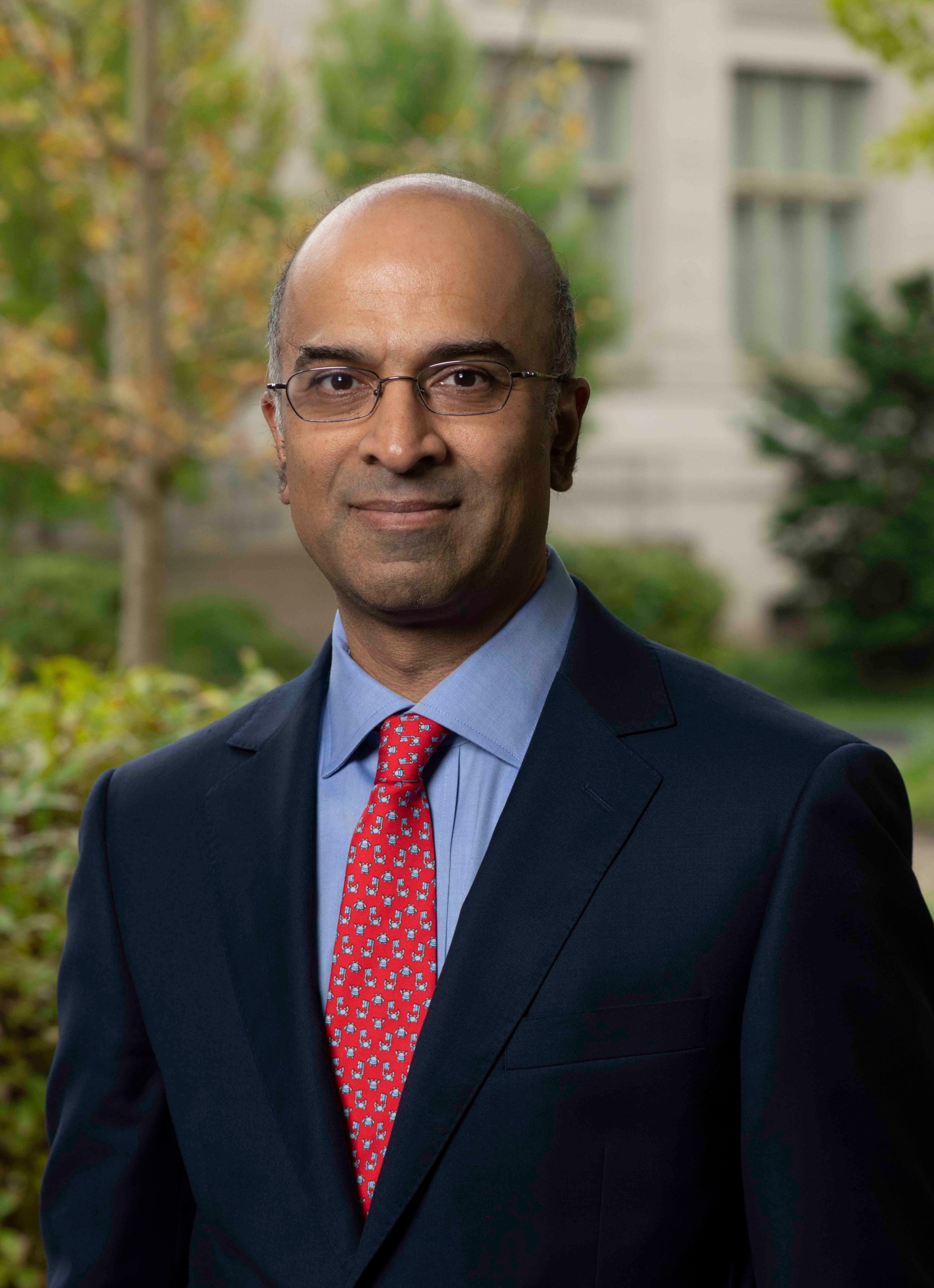 Guhan Subramanian headshot