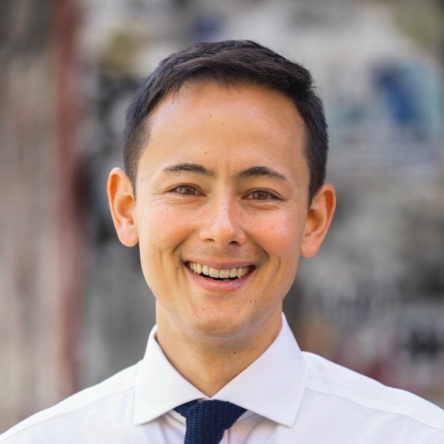 Matthew Lee headshot