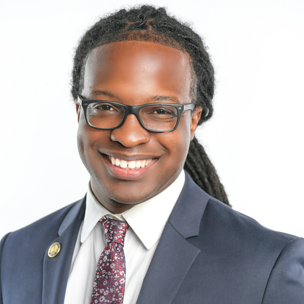 Terrance Smith headshot