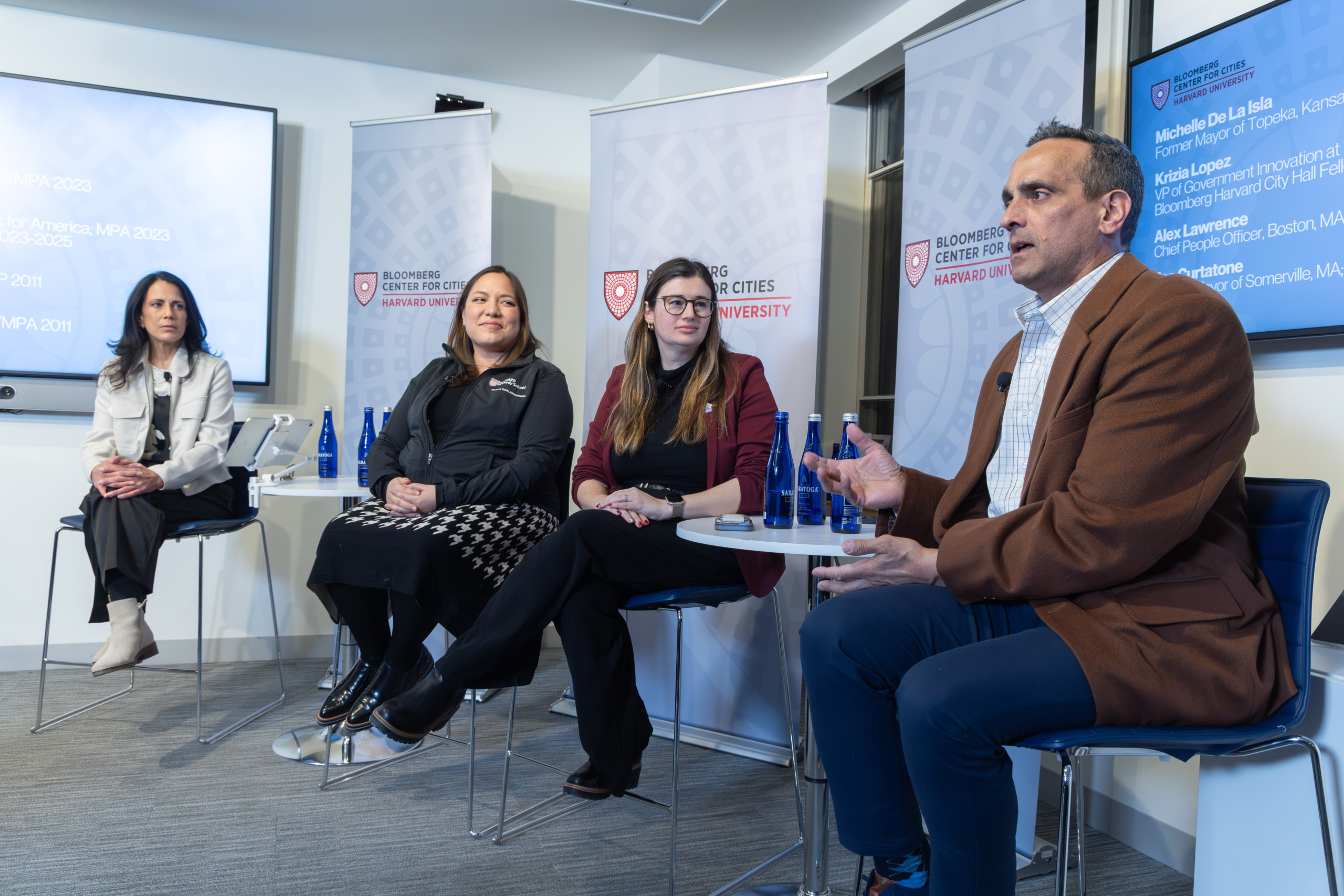 Harvard Alumni Highlight Pathways into City Leadership - Bloomberg