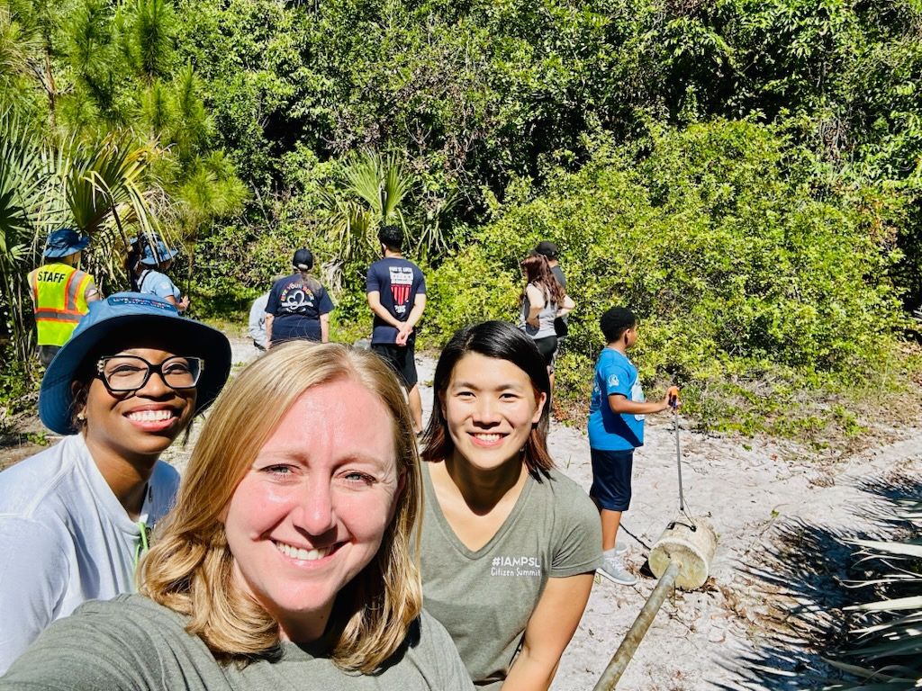 Kate-Parmelee-Nikki-Zheng-city-residents-in-park